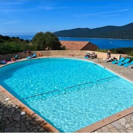 Climatisé Dans Résidence Avec Piscine à Pied Apartamento Serra-di-Ferro (Corsica)