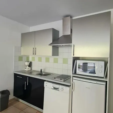 Climatisé Dans Résidence Avec Piscine à Pied *