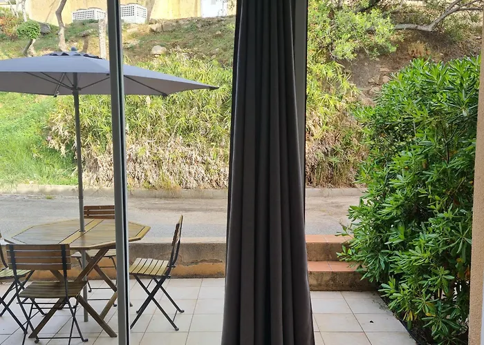 Climatise Dans Avec Piscine A Pied Serra-di-Ferro (Corsica)