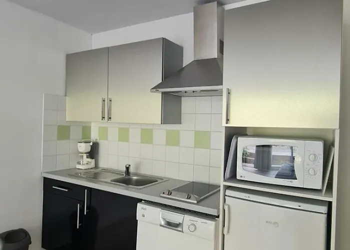 Climatise Dans Avec Piscine A Pied *